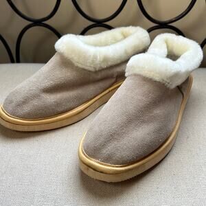 Vermont Country Store leather suede taupe suede slippers size L